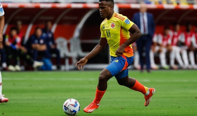 记者：帕尔梅拉斯签狼队边锋阿里亚斯达协议，转会费2500万欧元