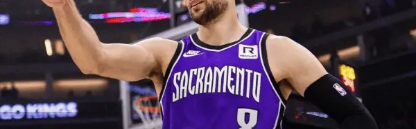 竞技宝官网-拉文全场12投6中，三分6中3得到16分2篮板3助攻1抢断2盖帽